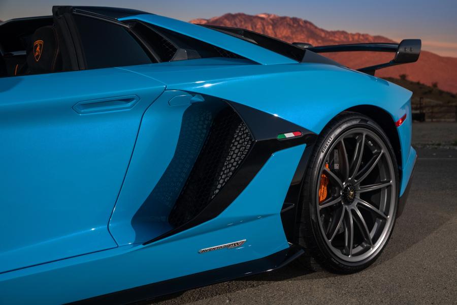 Детали экстерьера Lamborghini Aventador SVJ Roadster 2019 года  (NA) (фото 20 из 49)